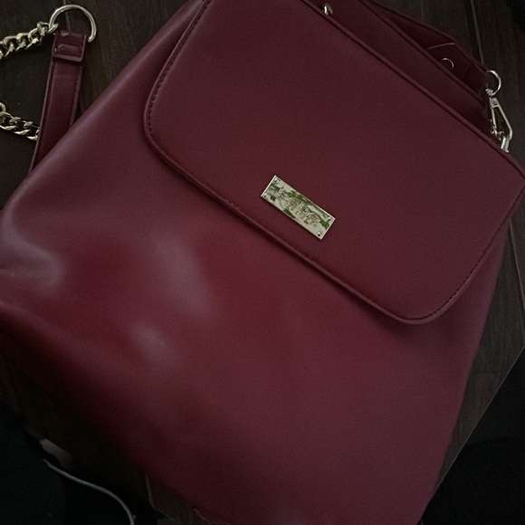 Red Bebe backpack - Picture 2 of 4